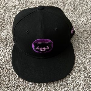 New Era flat brim fitted Colorado Rockies purple logo. Size 7 1/8